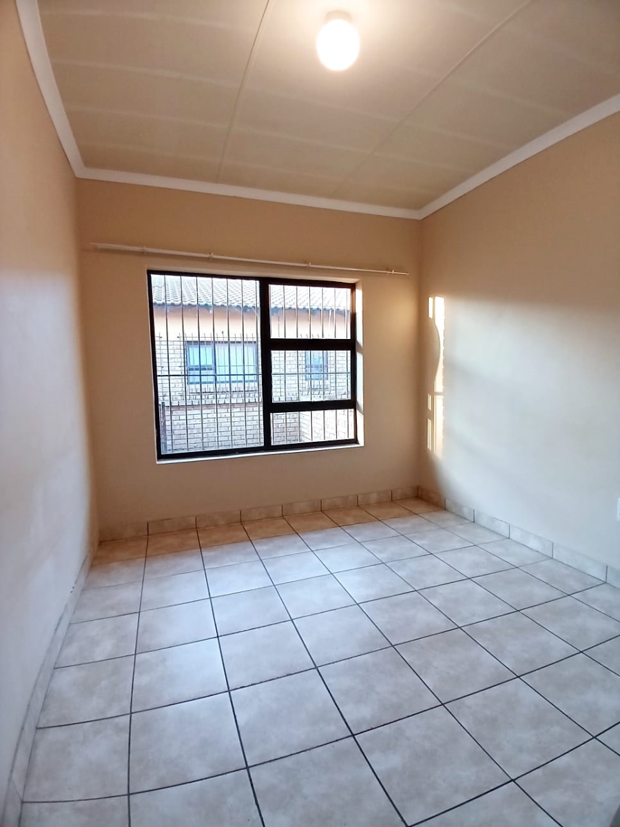 1 Bedroom Property for Sale in Vaalpark Free State